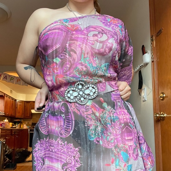 Beautiful Dainty One Sleeve Dress - Picture 3 of 5